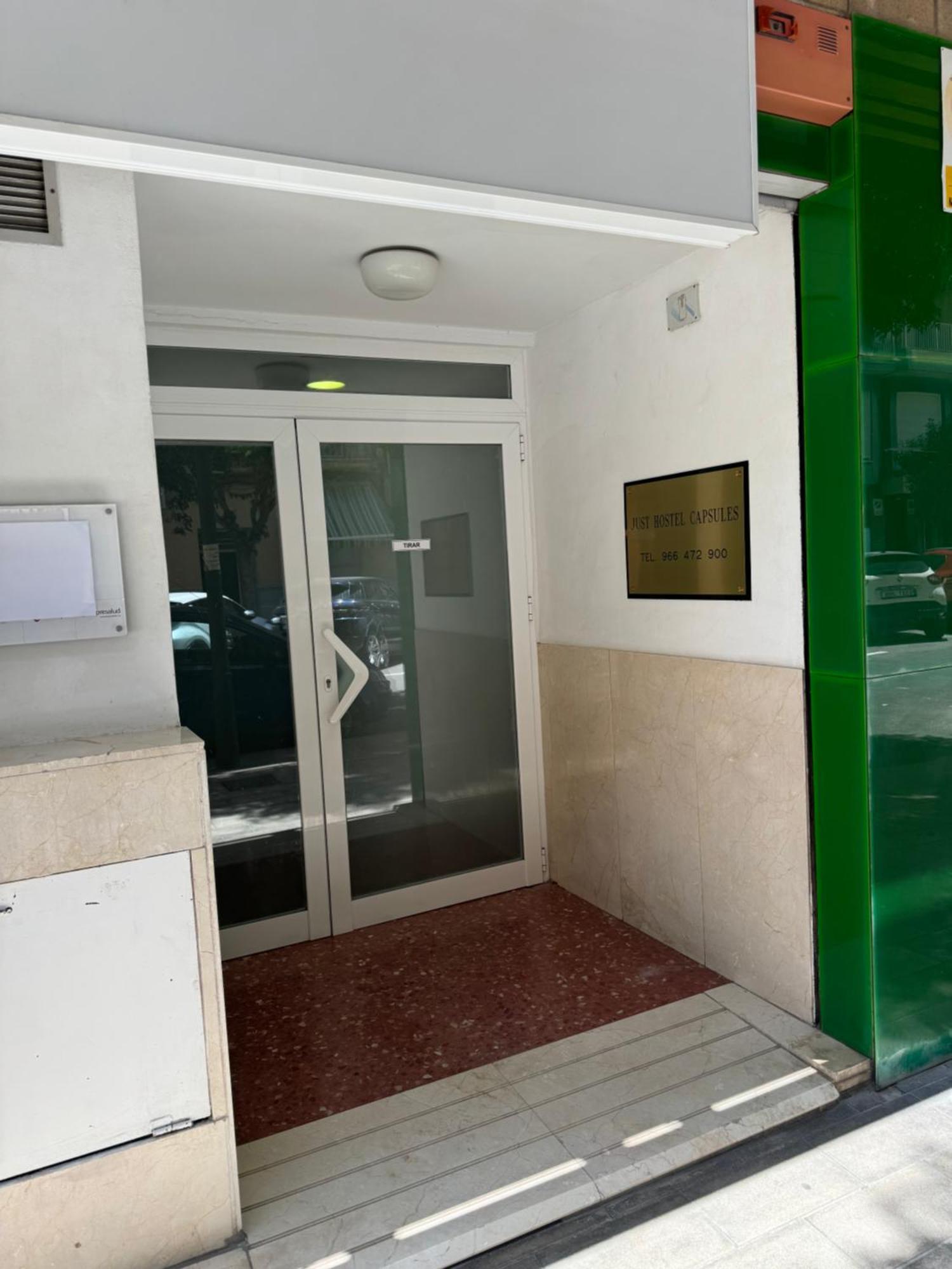 אליקאנטה Just Hostel Capsules מראה חיצוני תמונה